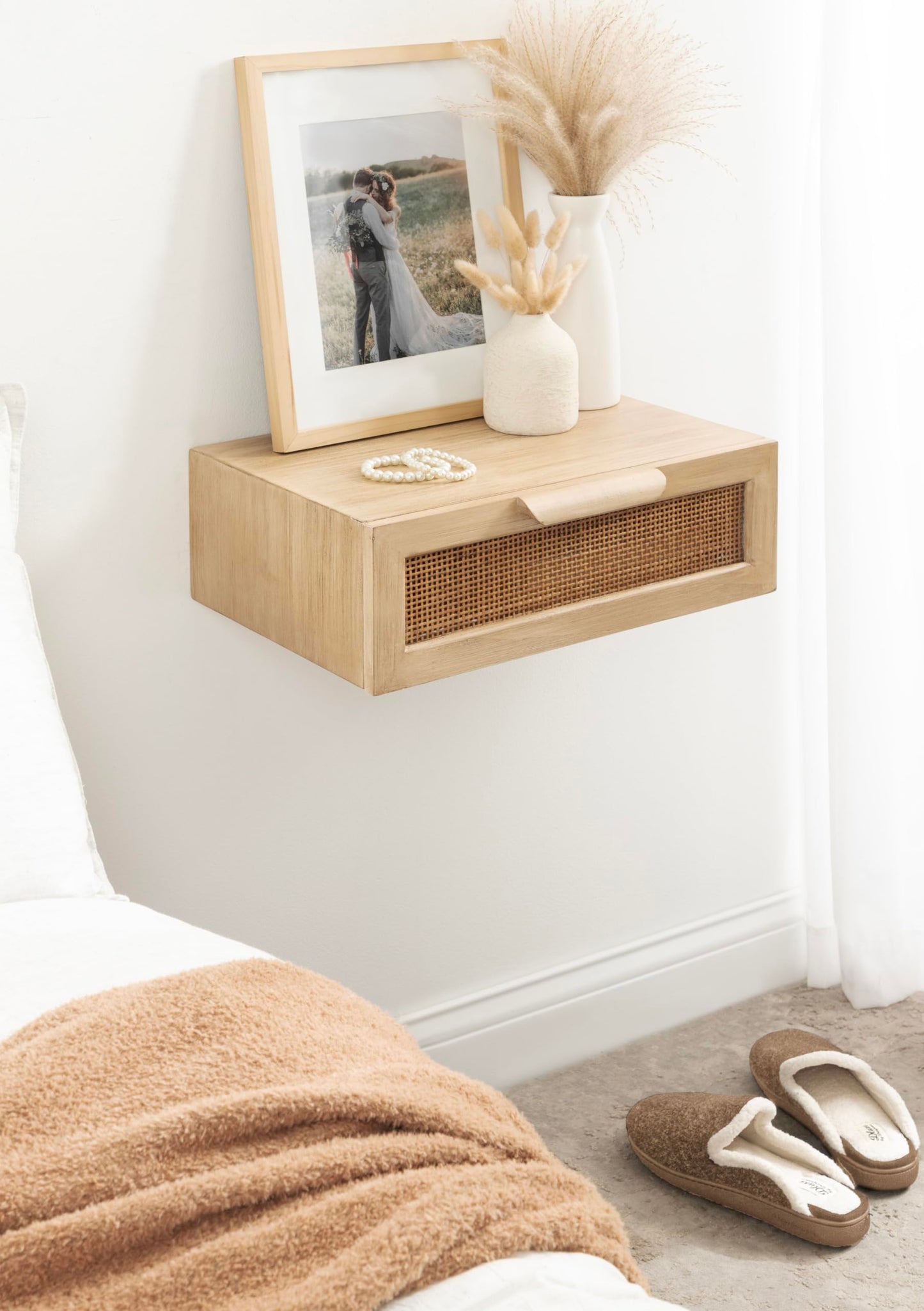 Kate and Laurel Floating Side Table